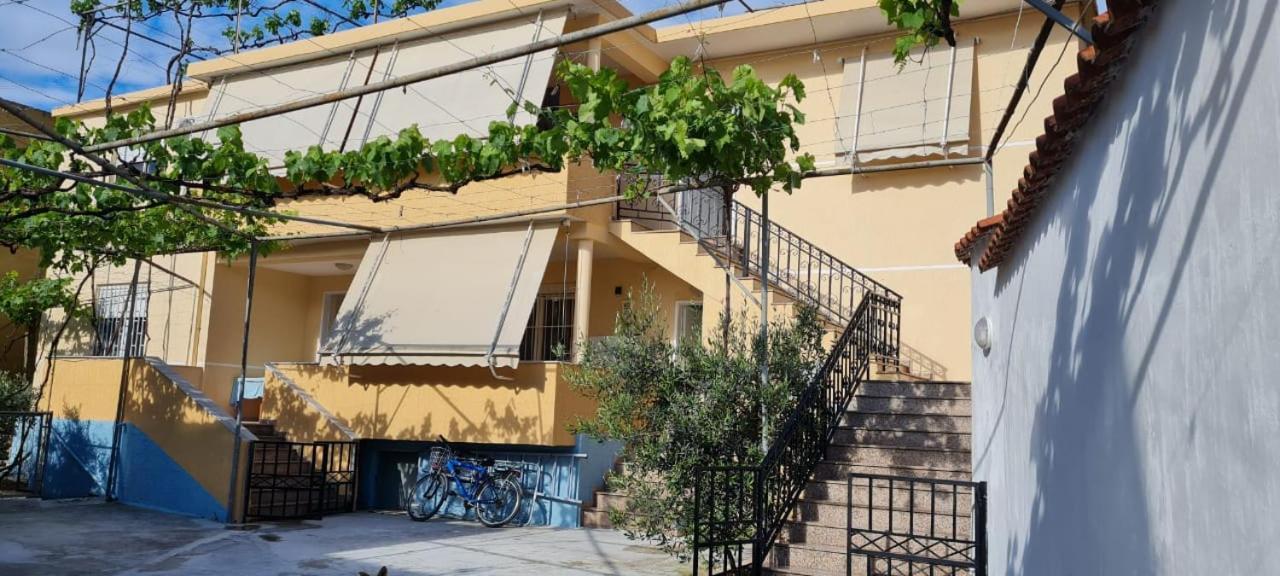 Thano Apartments Вльора Екстер'єр фото
