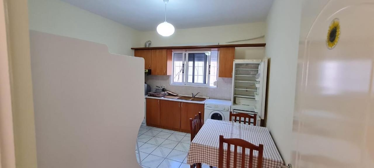 Thano Apartments Вльора Екстер'єр фото